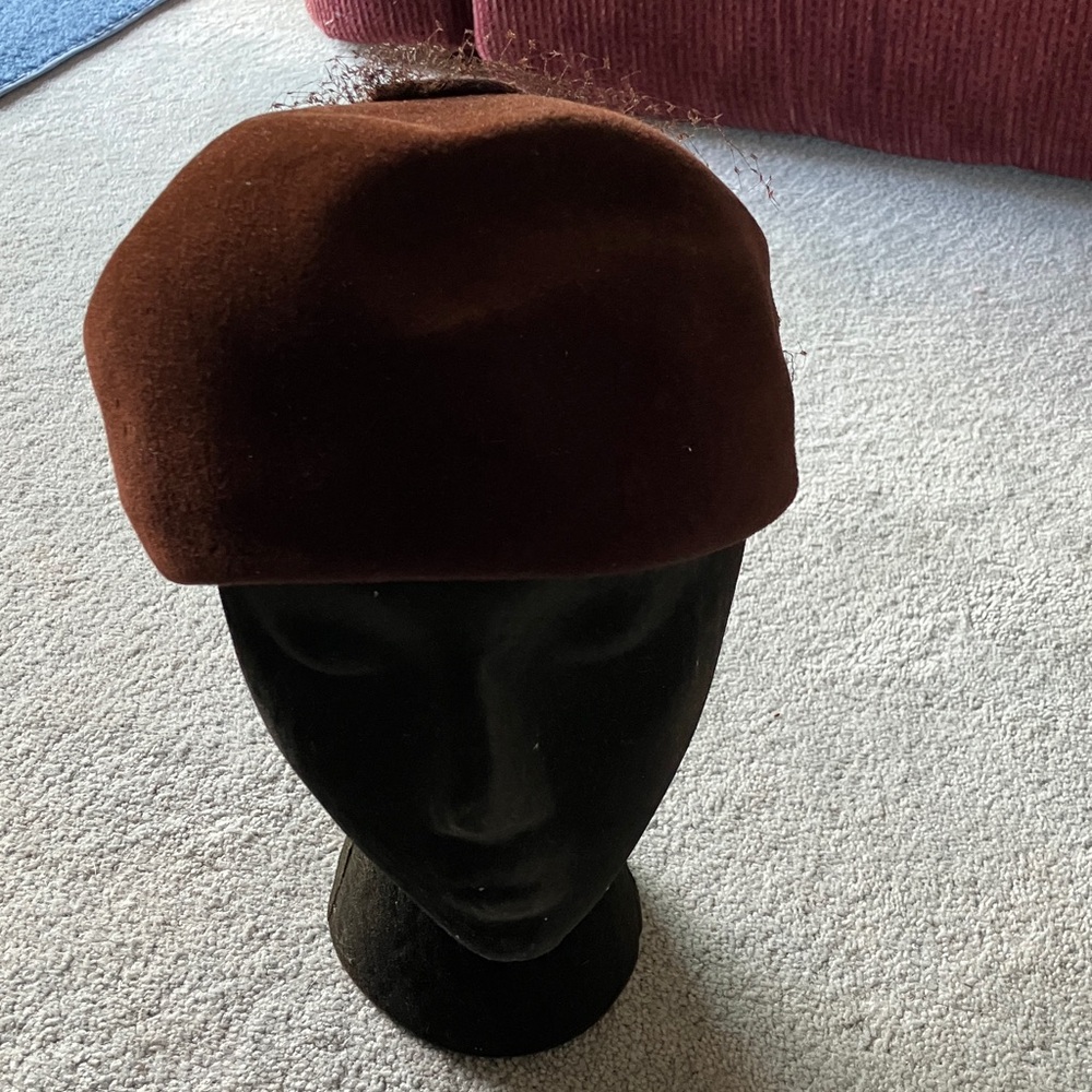 Elegant Dark Brown Wool Beret